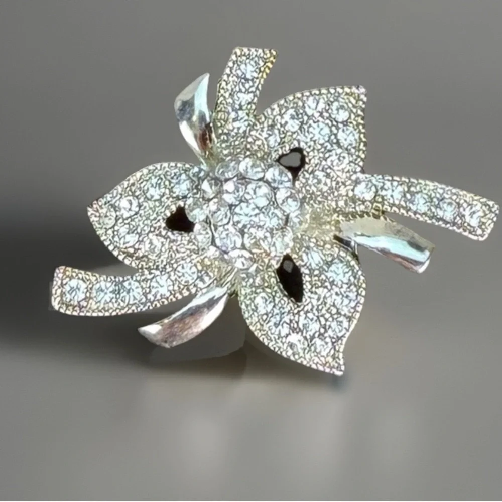 Elegant Silvertone bling Floral Brooch